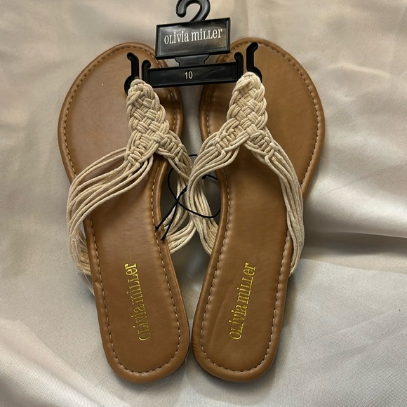 Olivia Miller Shoes - Olivia Miller Women’s Thong Sandals Size 10